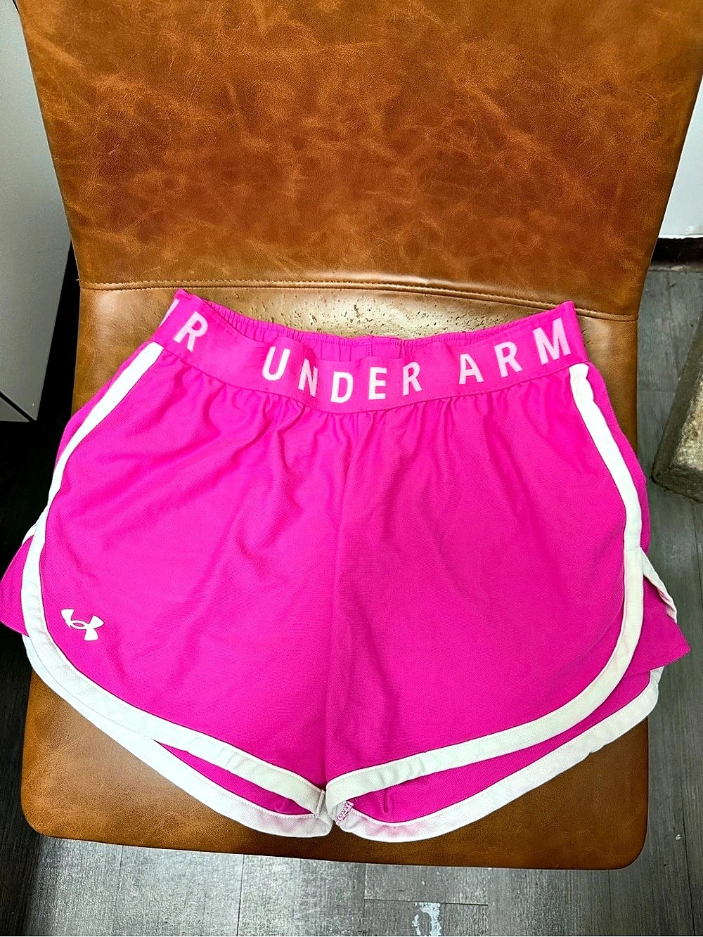 Under Armour UA Tech Play Up Shorts Athletic Shorts Pink & White and sports bra